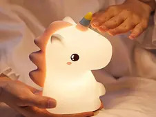 Quest Uma the Unicorn Lamp